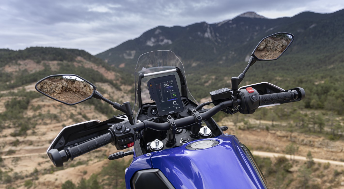 6.3英寸纵向TFT显示屏