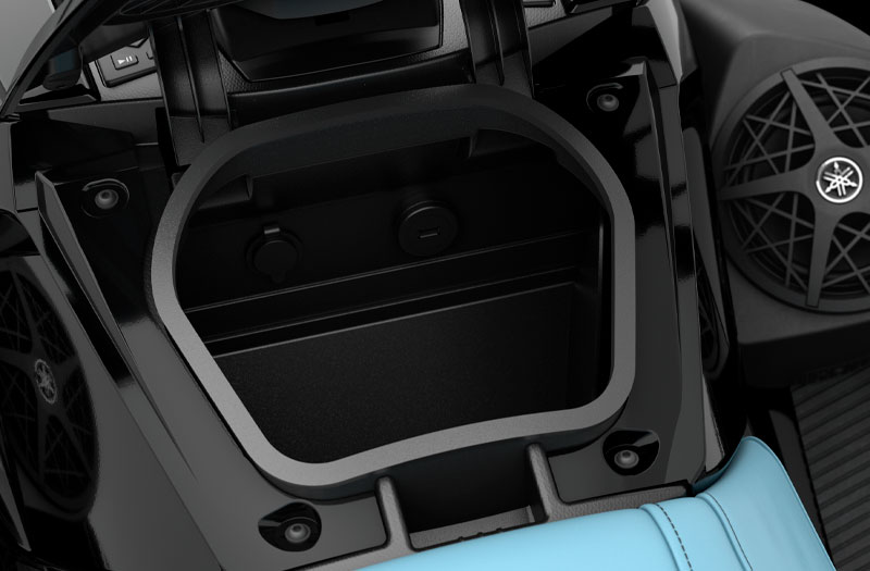 防水手套箱配有USB和12V充电插口